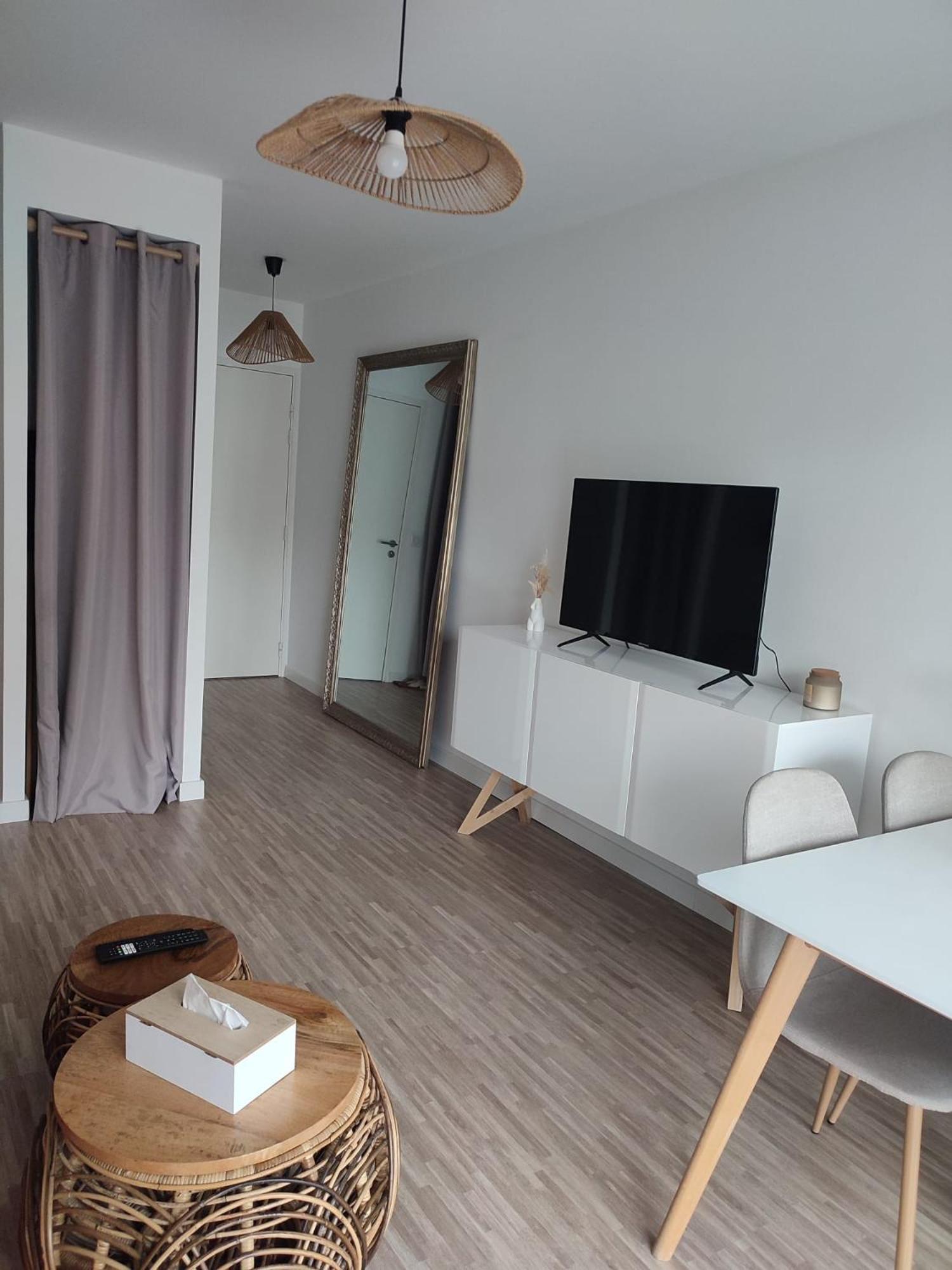 T2 En Centre Ville Avec Place De Parking Privative Le Mans Eksteriør bilde